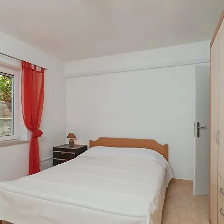 With A Parking Space Brac 15905 Apartman *