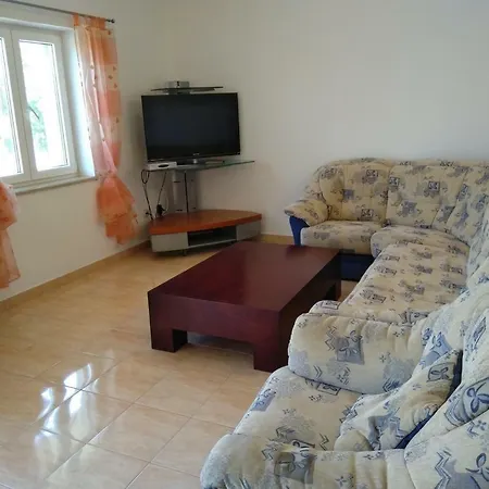 With A Parking Space Brac 15905 شقة